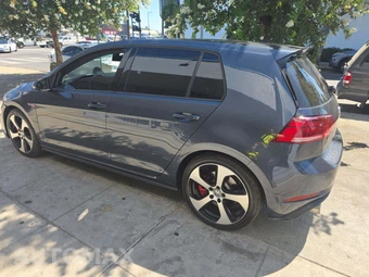 2019 Volkswagen Golf GTI S Hatchback - miniatura 2