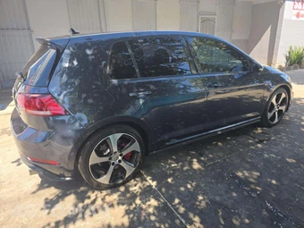 2019 Volkswagen Golf GTI S Hatchback - miniatura 3