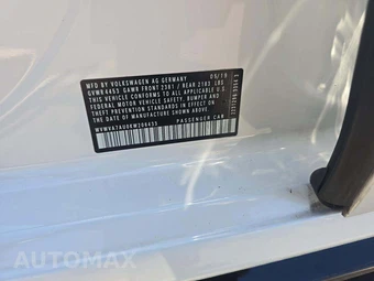 2019 Volkswagen Golf R Hatchback w/DCC & Navigation - miniatura 2