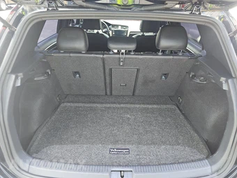 2019 Volkswagen Golf R Hatchback w/DCC & Navigation - miniatura 16