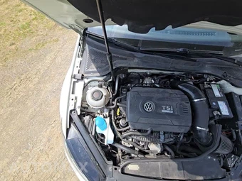 2019 Volkswagen Golf R Hatchback w/DCC & Navigation - miniatura 27