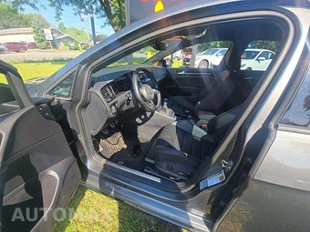 2019 Volkswagen Golf R Hatchback w/DCC & Navigation - miniatura 6