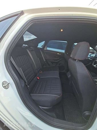 2019 Volkswagen Jetta GLI S - miniatura 16