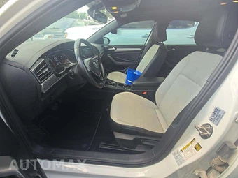 2019 Volkswagen Jetta R-Line – miniatura 6