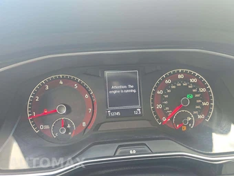 2019 Volkswagen Jetta R-Line – miniatura 9