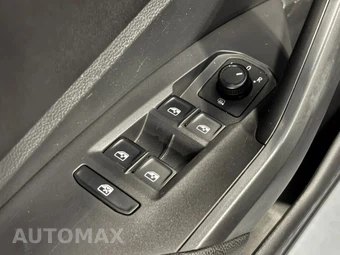 2019 Volkswagen Jetta R-Line - miniatura 33