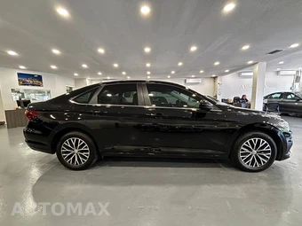 2019 Volkswagen Jetta R-Line - miniatura 8