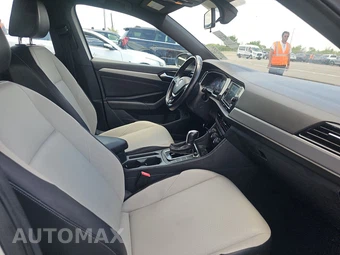 2019 Volkswagen Jetta R-Line – miniatura 8