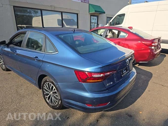 2019 Volkswagen Jetta SE – miniatura 2