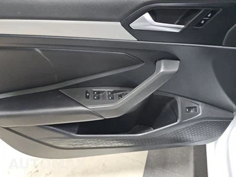 2019 Volkswagen Jetta SE – miniatura 9