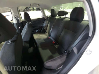 2019 Volkswagen Jetta SE – miniatura 13