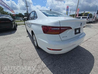 2019 Volkswagen Jetta SE – miniatura 2