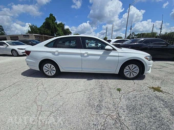 2019 Volkswagen Jetta SE – miniatura 4