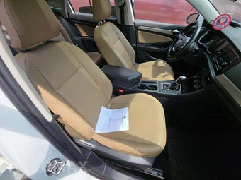 2019 Volkswagen Jetta SE - miniatura 18