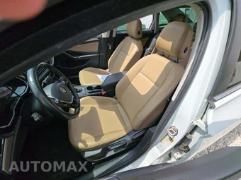 2019 Volkswagen Jetta SE - miniatura 6