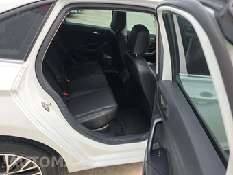 2019 Volkswagen Jetta SE – miniatura 16