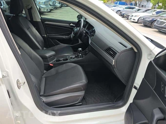 2019 Volkswagen Jetta SE – miniatura 18