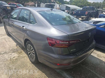 2019 Volkswagen Jetta SE - miniatura 2