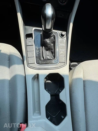 2019 Volkswagen Jetta SE - miniatura 11
