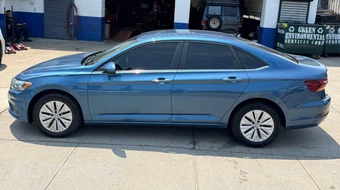 2019 Volkswagen Jetta SE - miniatura 2