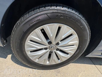 2019 Volkswagen Jetta SE - miniatura 24