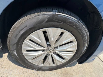 2019 Volkswagen Jetta SE - miniatura 25