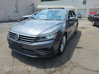 2019 Volkswagen Passat SE R-Line