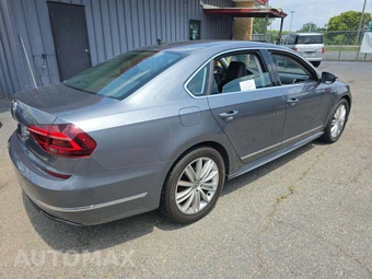 2019 Volkswagen Passat SE R-Line - miniatura 3