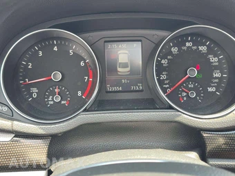 2019 Volkswagen Passat SE R-Line - miniatura 9