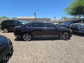 2019 Volkswagen Passat SE R-Line - miniatura 4