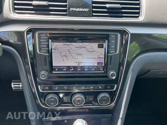2019 Volkswagen Passat SE R-Line - miniatura 29