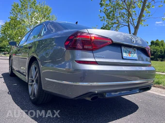 2019 Volkswagen Passat SE R-Line - miniatura 7