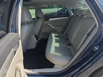 2019 Volkswagen Passat Wolfsburg – miniatura 16