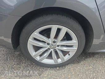 2019 Volkswagen Passat Wolfsburg – miniatura 10
