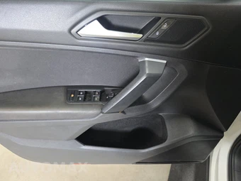 2019 Volkswagen Tiguan S – miniatura 9