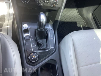2019 Volkswagen Tiguan SE - miniatura 18