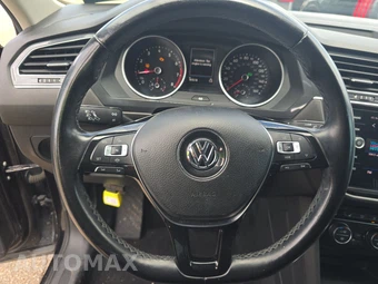 2019 Volkswagen Tiguan SE – miniatura 10