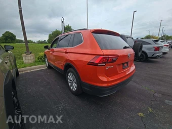 2019 Volkswagen Tiguan SE - miniatura 2