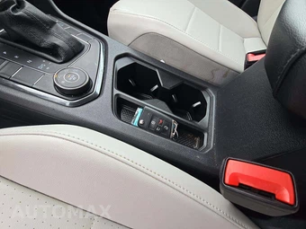 2019 Volkswagen Tiguan SE - miniatura 8