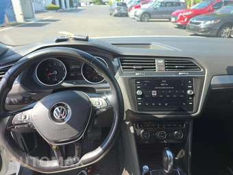 2019 Volkswagen Tiguan SE - miniatura 10