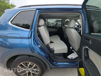 2019 Volkswagen Tiguan SE – miniatura 16