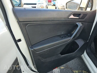 2019 Volkswagen Tiguan SE – miniatura 9
