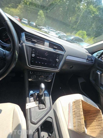 2019 Volkswagen Tiguan SE - miniatura 10