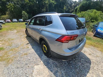 2019 Volkswagen Tiguan SE - miniatura 2