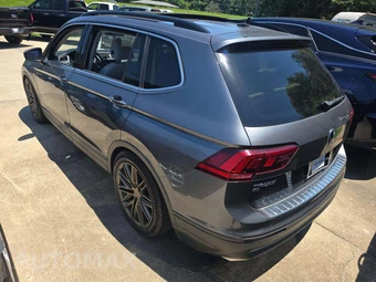 2019 Volkswagen Tiguan SE – miniatura 2