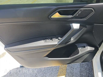 2019 Volkswagen Tiguan SEL - miniatura 9