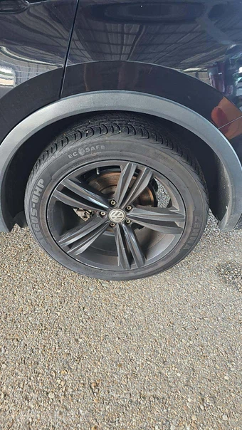 2019 Volkswagen Tiguan SEL Jet Black R-Line - miniatura 24