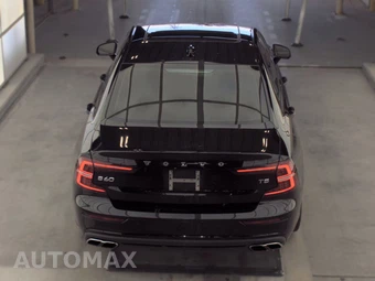 2019 Volvo S60 T5 Momentum - miniatura 5