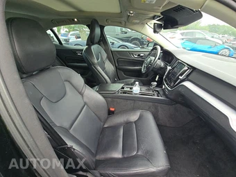 2019 Volvo S60 T5 Momentum - miniatura 8