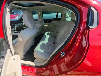 2019 Volvo S60 T5 Momentum – miniatura 13